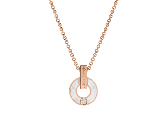 BVLGARI Necklaces Shell inlaid with single crystal