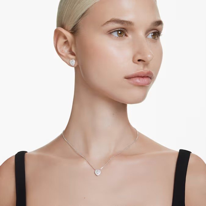 ariana-grande-x-swarovski----------swarovski-5720849.avif (1)