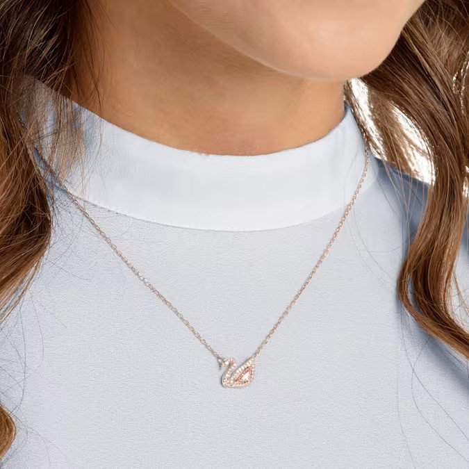 swan--------swarovski-5469989.avif